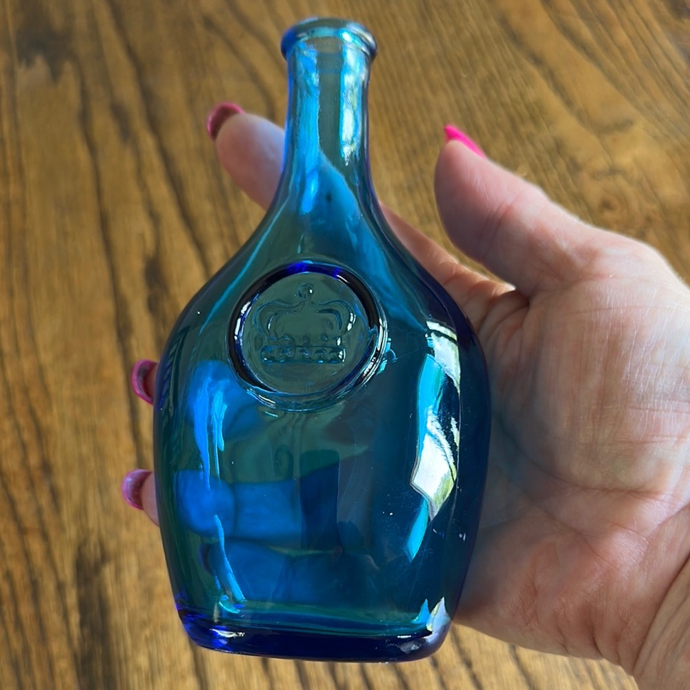 Wheaton NJ Vintage Vibrant Blue Embossed Crown Glass Bottle - Picture 3 of 4